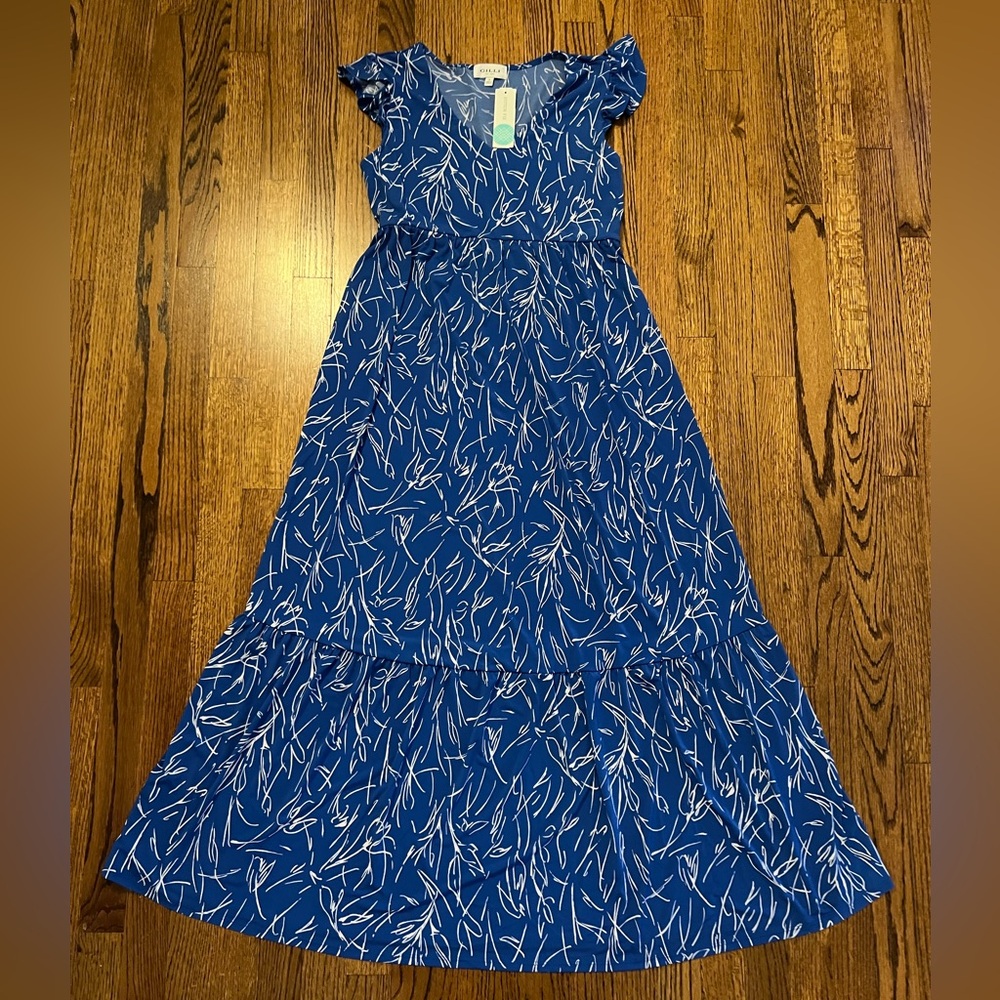 Gilli Blue and White Patterned Maternity Dress NWT